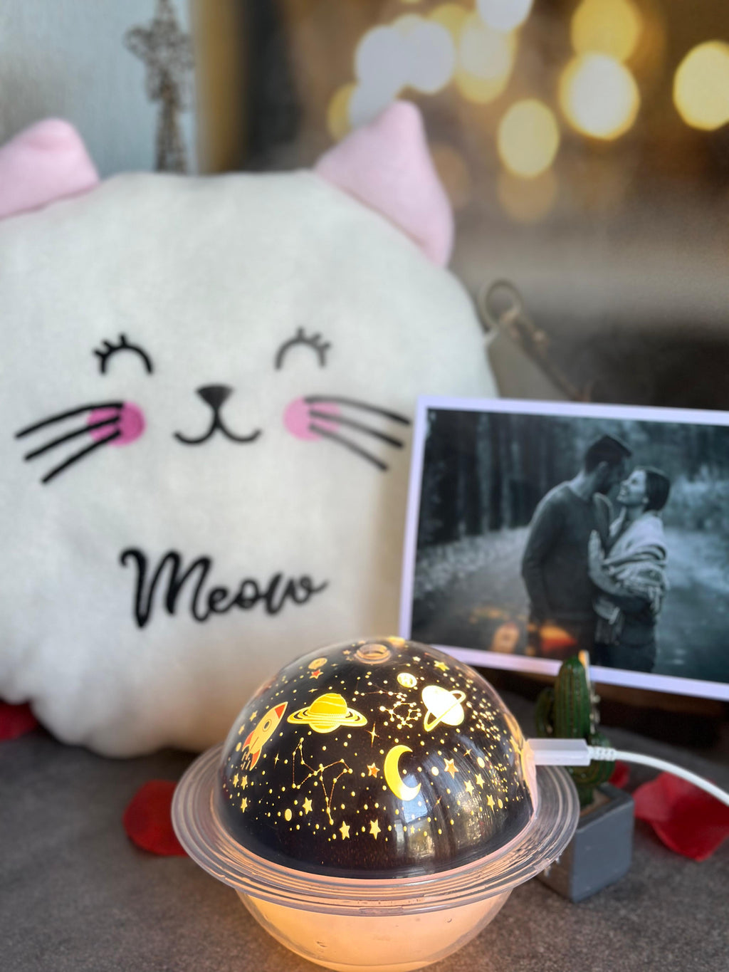 Kişiye Özel Tasarlanabilir Fotoğraf Çerçevesi, Nemlendirici ve Hello Kitty Yastık Seti