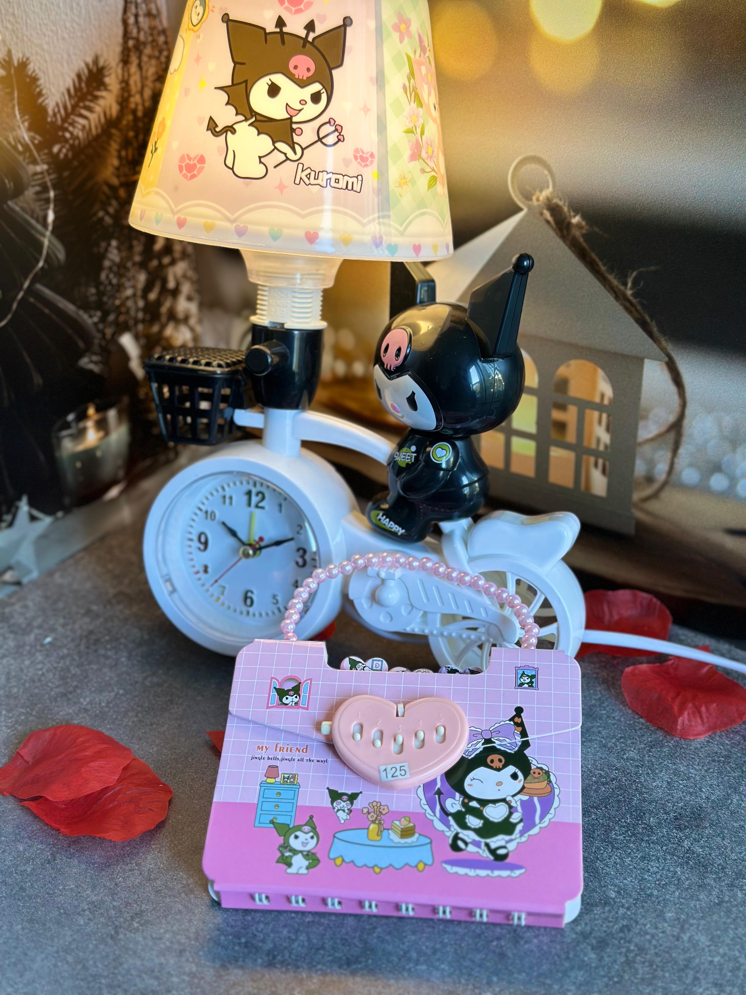 Lambalı Masa Saati ve Desenli Defter