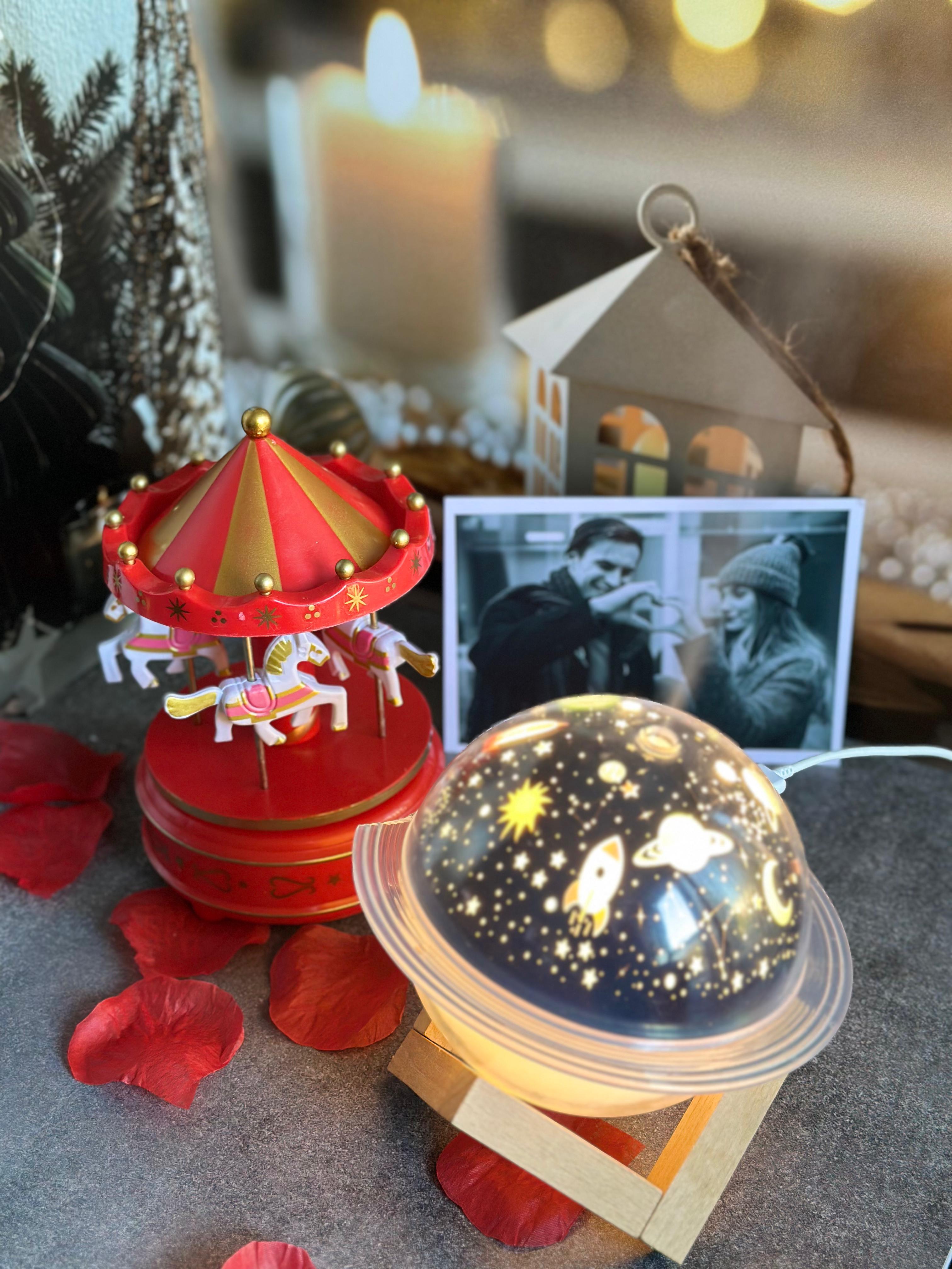 Romantik Anı Seti – Atlı Karınca, Kişiye Özel Fotoğraf ve Galaksi Işıklı Küre Nenlemdirici