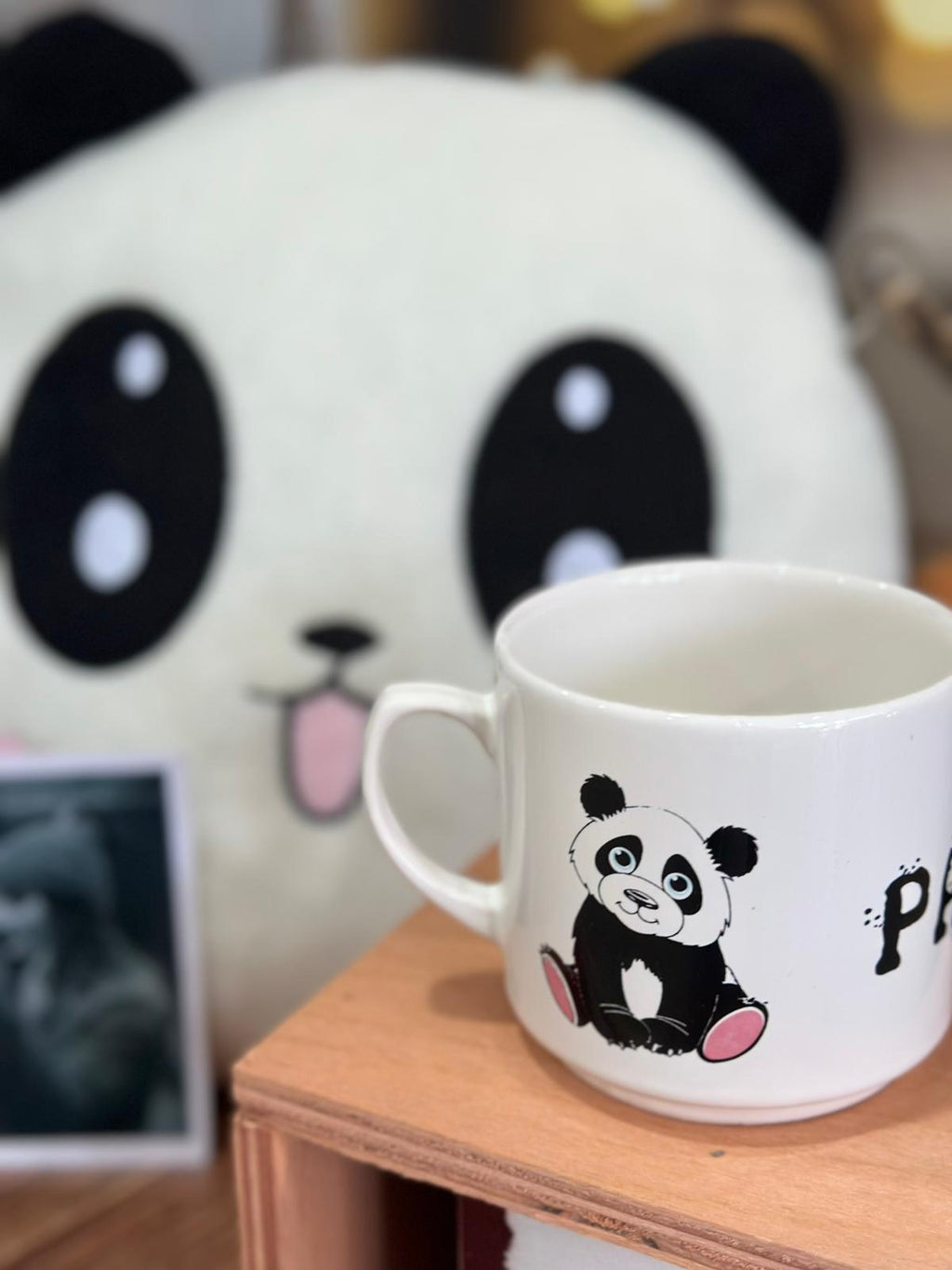 Panda Kupa  Panda Peluş Yastık  Ahşap Mini Stand (veya Dekoratif Ahşap Kutu)  Fotoğraf Kartı
