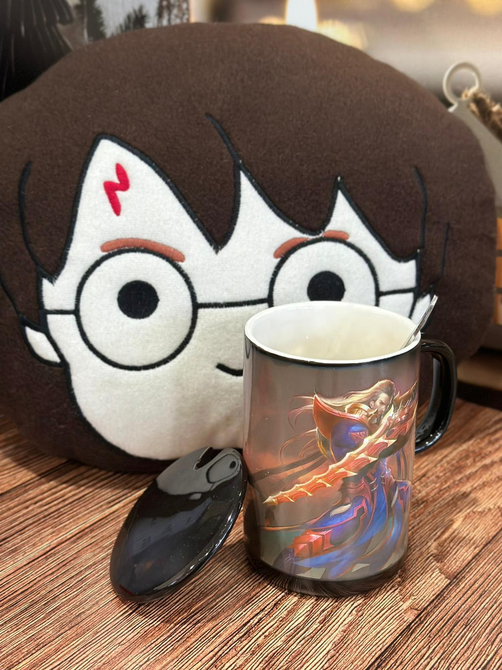 Renk Değiştiren LOL Kupa Bardak ve Harry Potter Yastık Hediye Seti